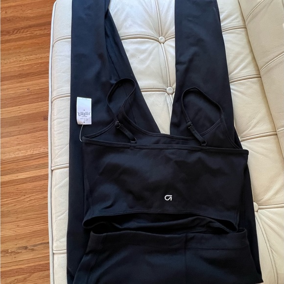 GapFit Recycled Power One-Piece Bodysuit. New with tags - Picture 4 of 5